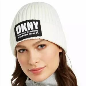 DKNY $39 NEW Winter Cream Fleece Lined Knit Beanie White black loge KNIT hat cap